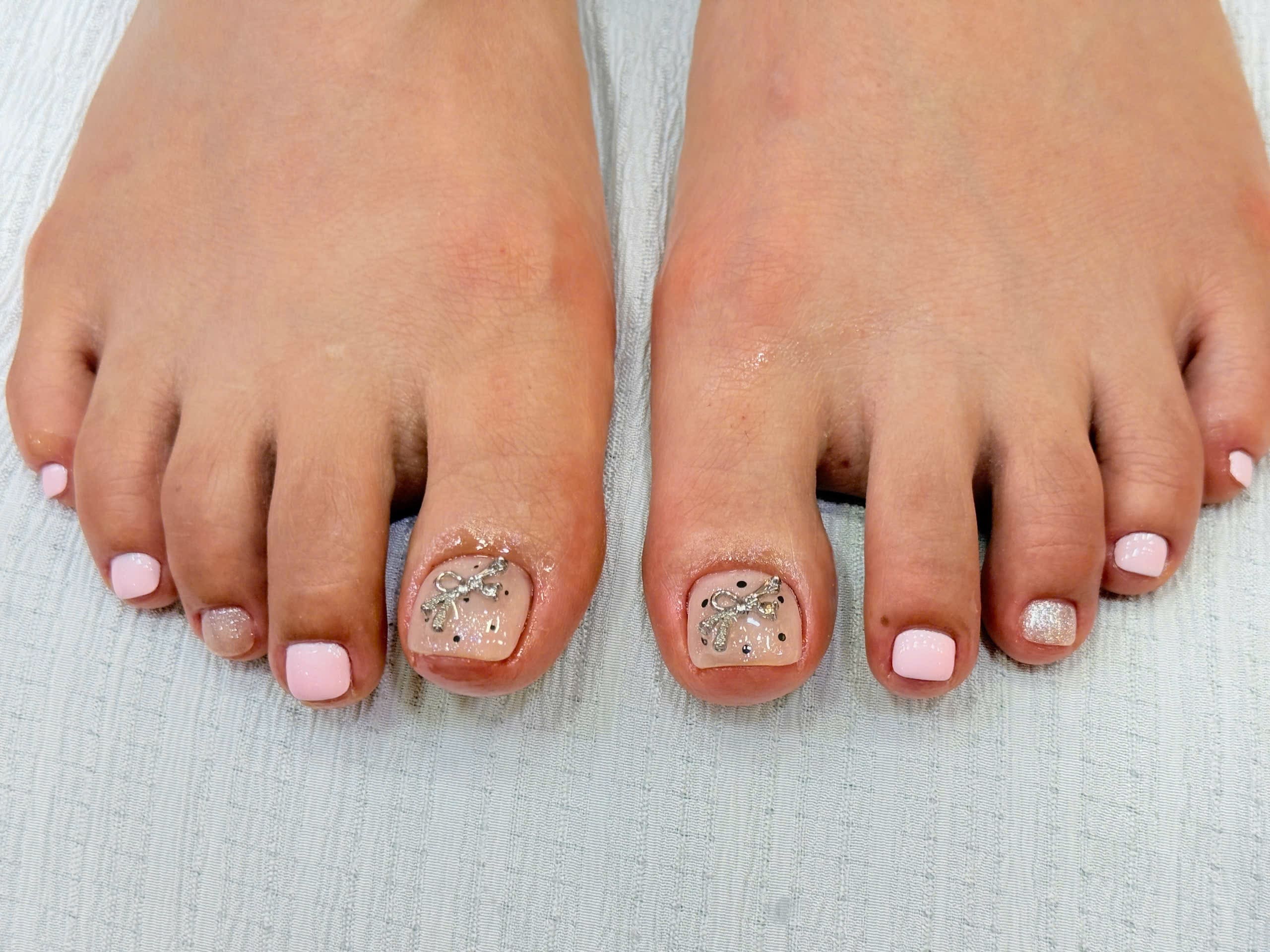 Mẫu gel đính đá móng chân