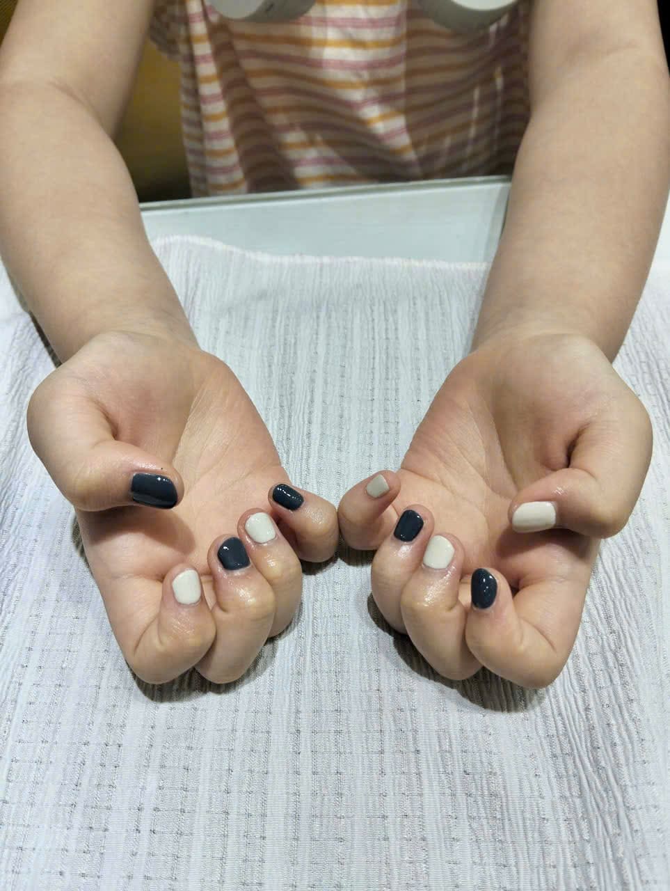 Mẫu gel trẻ em tông xanh đậm
