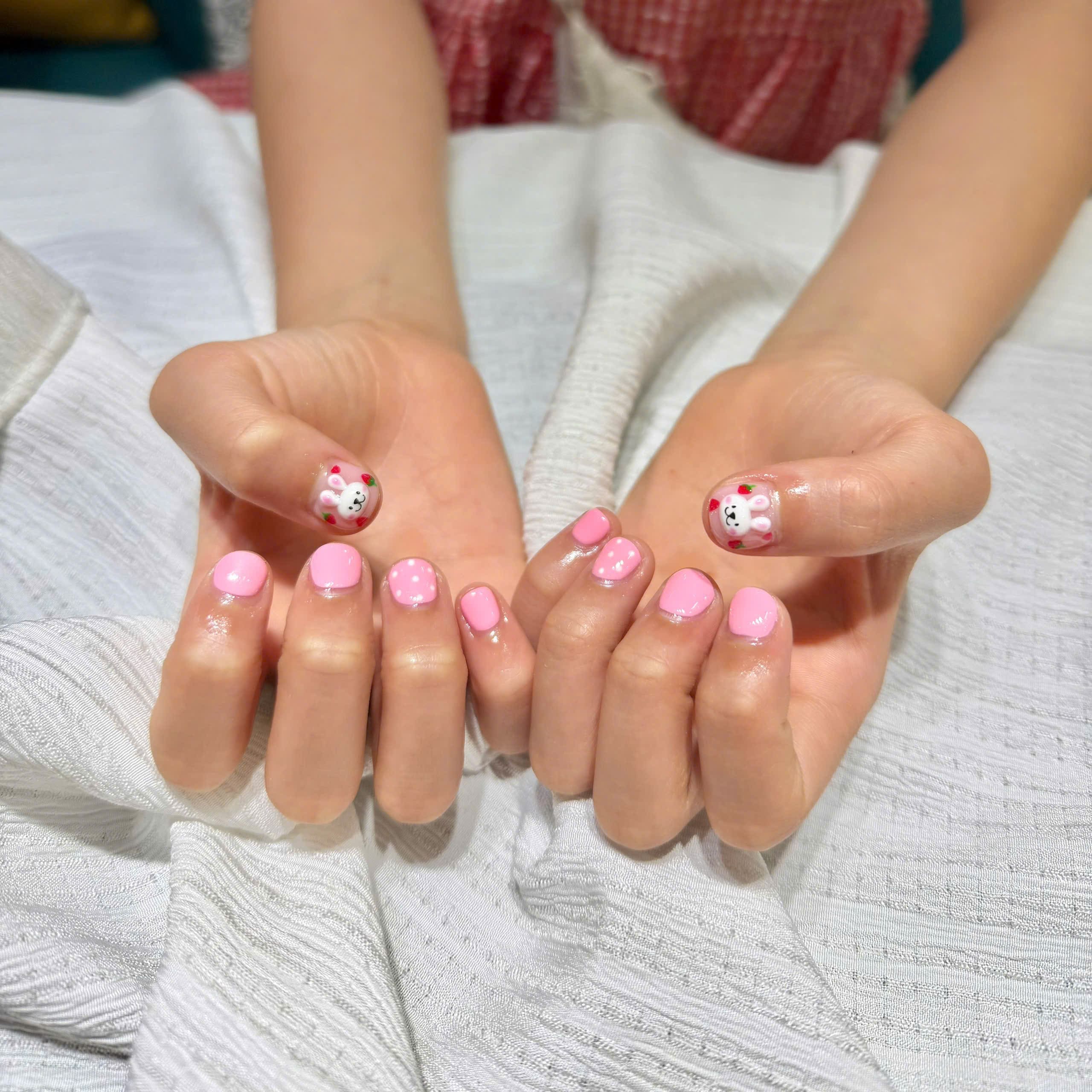 Mẫu gel trẻ em hoạt hình móng tay tông hồng