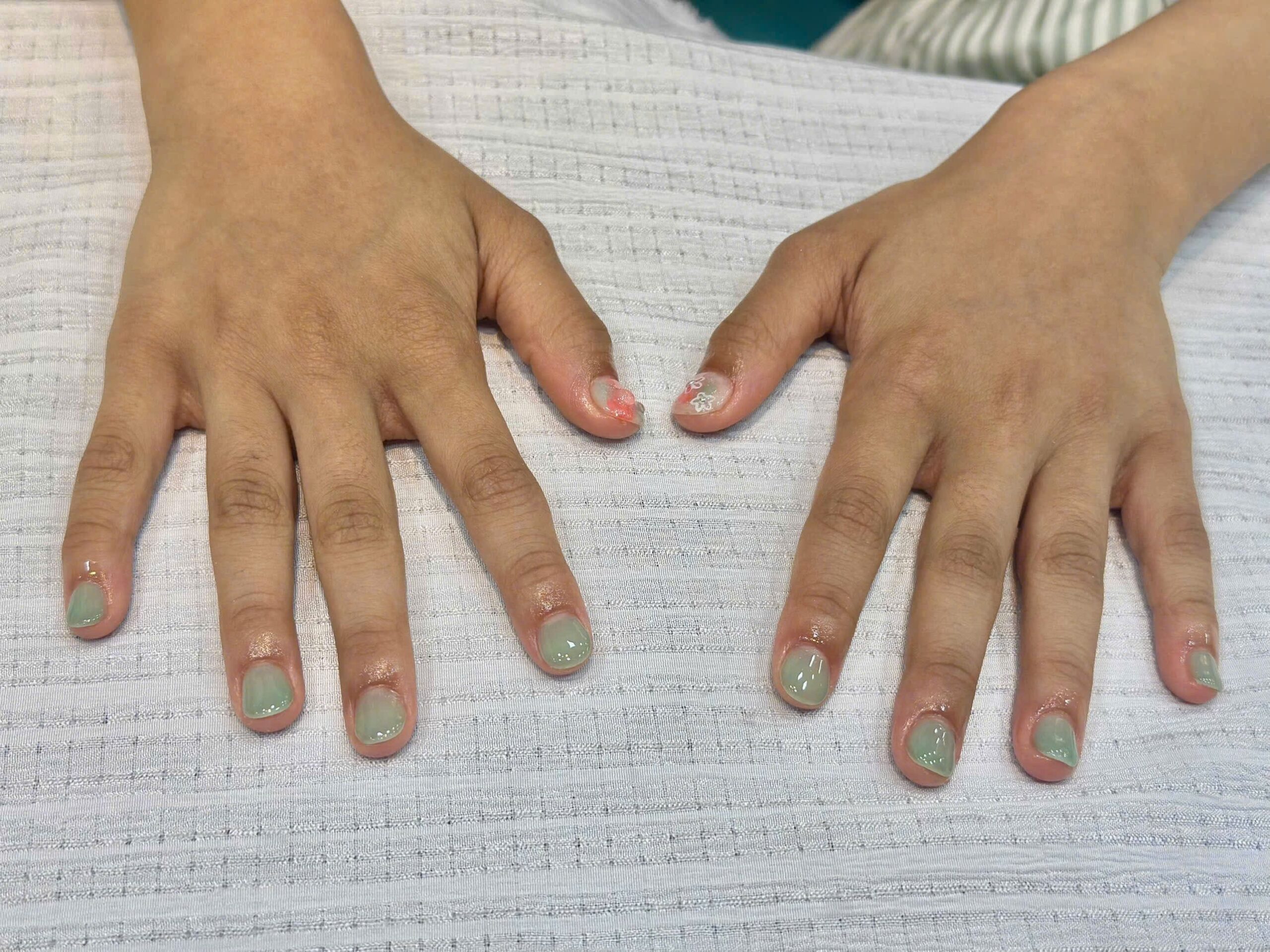 Mẫu gel trẻ em nghệ thuật nhiều màu