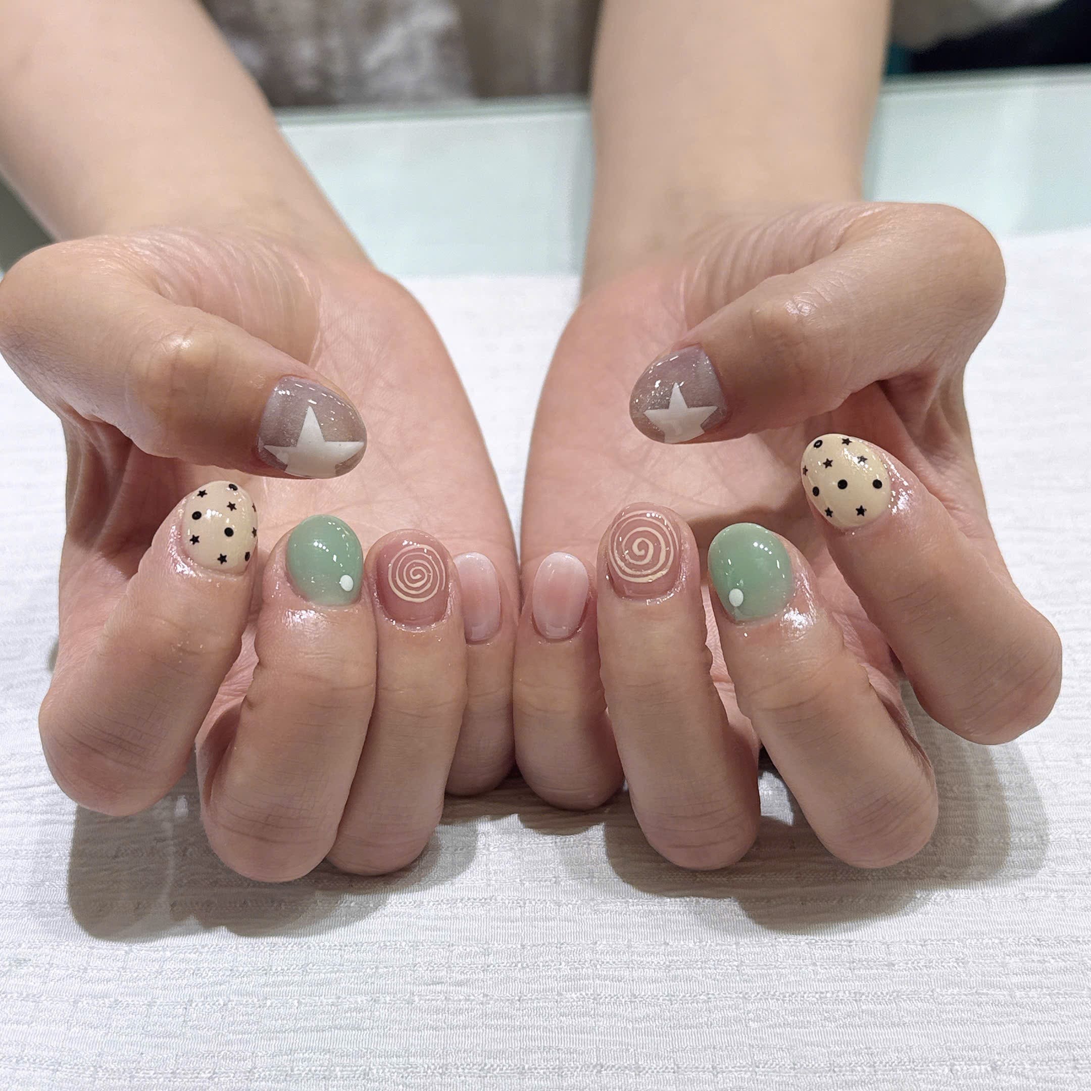Dịch vụ sơn gel nghệ thuật tại Cộng Spa & Nail