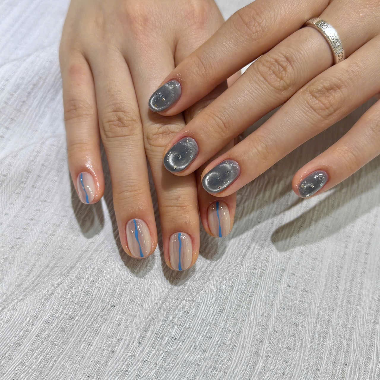 Mẫu sơn gel nghệ thuật tay tông xanh